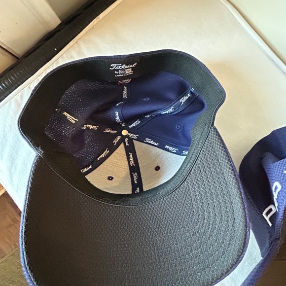 Set of 2 Titleist Pro V1 & Foot-Joy Golf Hats - Navy Blue - Picture 5 of 8